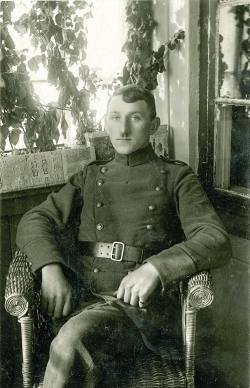 Lietuvos kariuomenės kūrėjas savanoris, pasienio policininkas Alfonsas Riauka iš Kretingos valsčiaus Raguviškių kaimo, 1922 m. Kretingos muziejus, KM IF-709