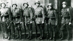 Darbėniškiai kariai savanoriai Vilniuje. 1920 m. Kretingos muziejus, KM GEK 26281